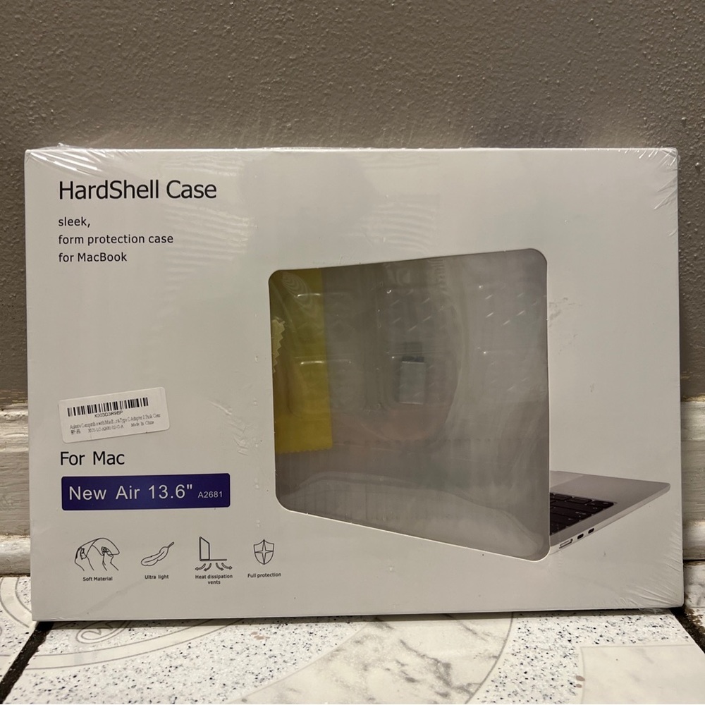 New MacBook 13.6 inch Clear 2-piece Hard shell Case Model Numbers: A2682 A3113